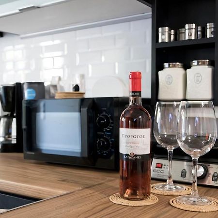 Luxurious Apartment In The Heart Of Town ! Loutráki Exteriér fotografie