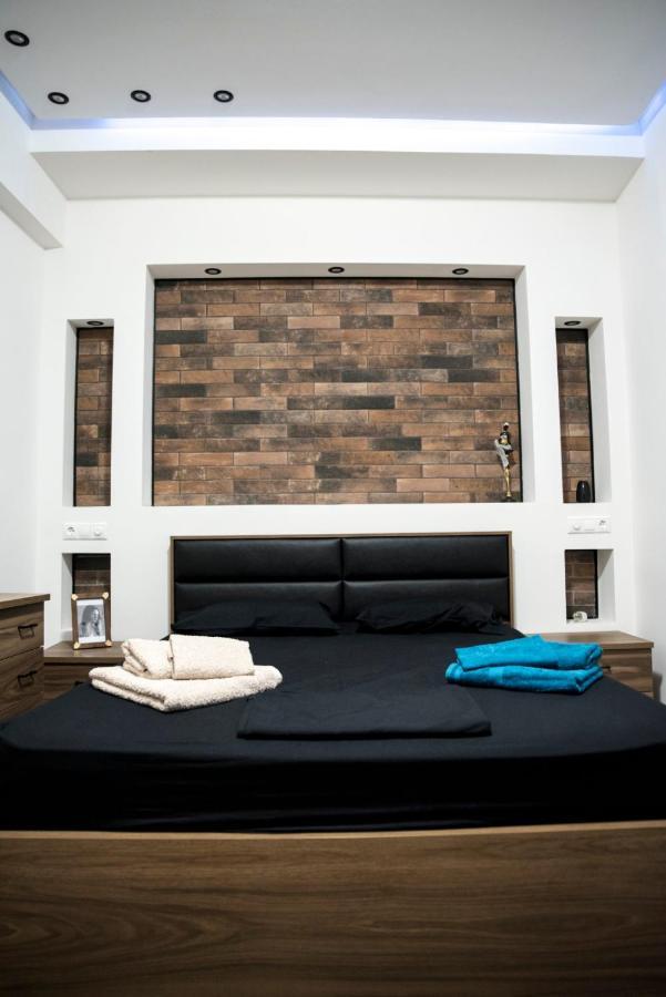 Luxurious Apartment In The Heart Of Town ! Loutráki Exteriér fotografie