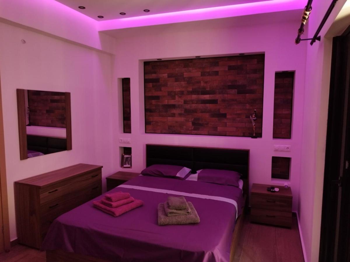 Luxurious Apartment In The Heart Of Town ! Loutráki Exteriér fotografie
