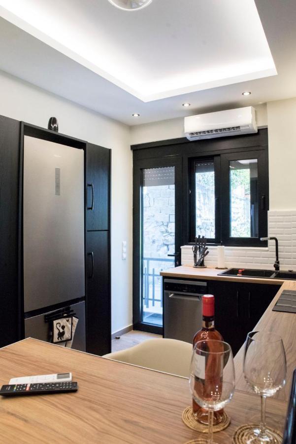 Luxurious Apartment In The Heart Of Town ! Loutráki Exteriér fotografie